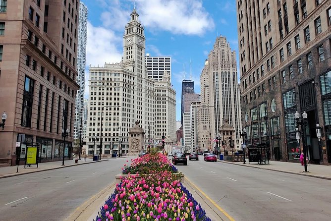 Chicago City Tour with Architecture River Cruise Option - Buckingham Fountain from May through October