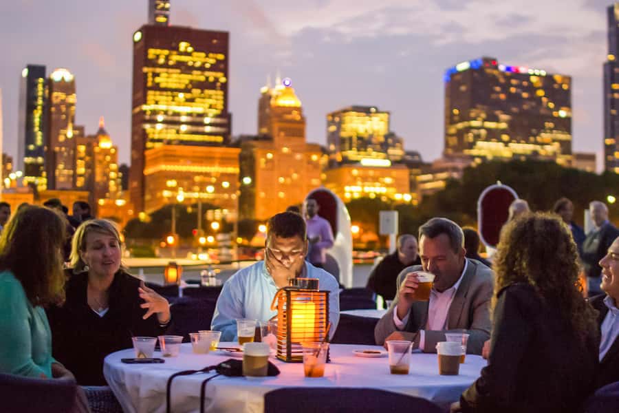 Chicago: Fireworks Cruise with Lake or River Viewing Options - Taking the longer route through the Chicago Lock