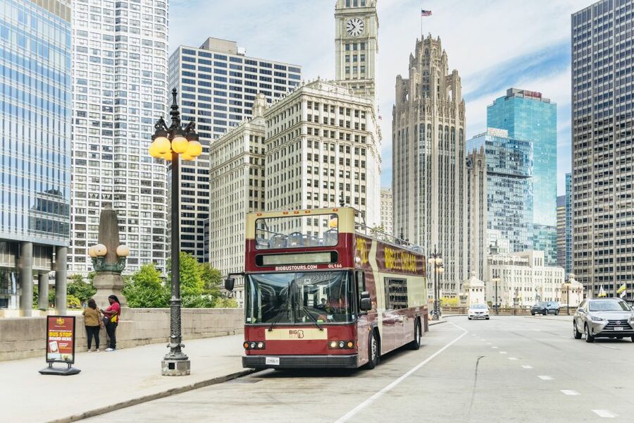 Chicago: Hop-on Hop-off Sightseeing Tour by Open-top Bus - Why this bus works well for a first look at Chicago