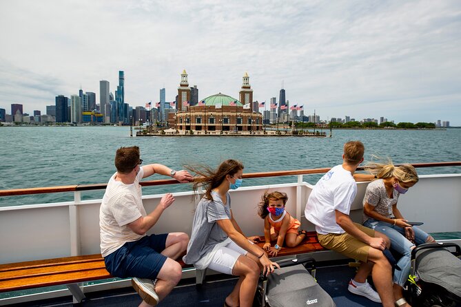 Chicago Lake and River Architecture Tour - Boarding at the Wrigley Building