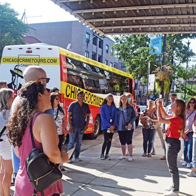 Chicago: Mob and Crime Bus Tour - A guide-led show, not an audio tour