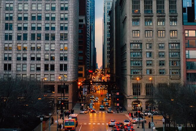 Chicago Mobs and Haunts Walking Tour - Guides are the main reason this tour succeeds