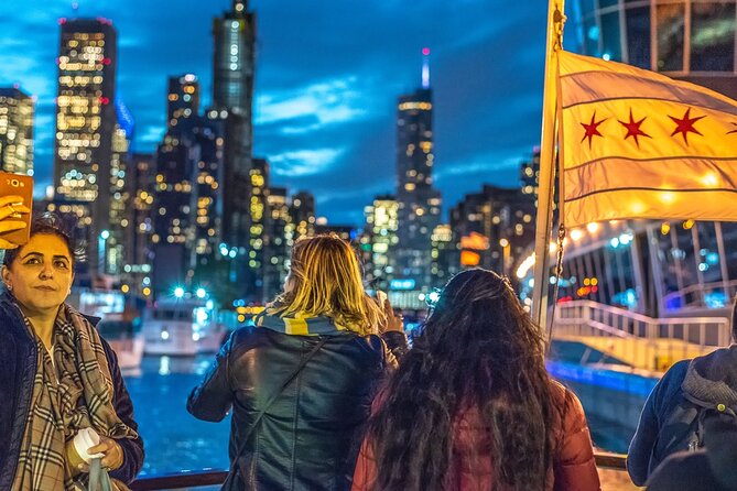 Chicago River 45-Minute Architecture Tour from Magnificent Mile - The Chicago River and Riverwalk