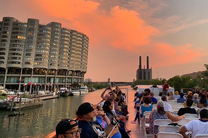 Chicago River 90-Minute Architecture Boat Tour - The Wrigley Building and the grand downtown entrance