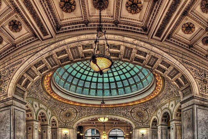 Chicago's Secret Interiors Architectural Walking Tour - Walking through the Financial Canyon on La Salle Street