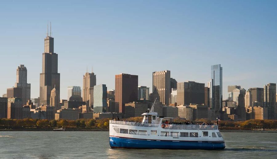 Chicago: Shoreline Lake Michigan Skyline Cruise - The best seats and the best photographs
