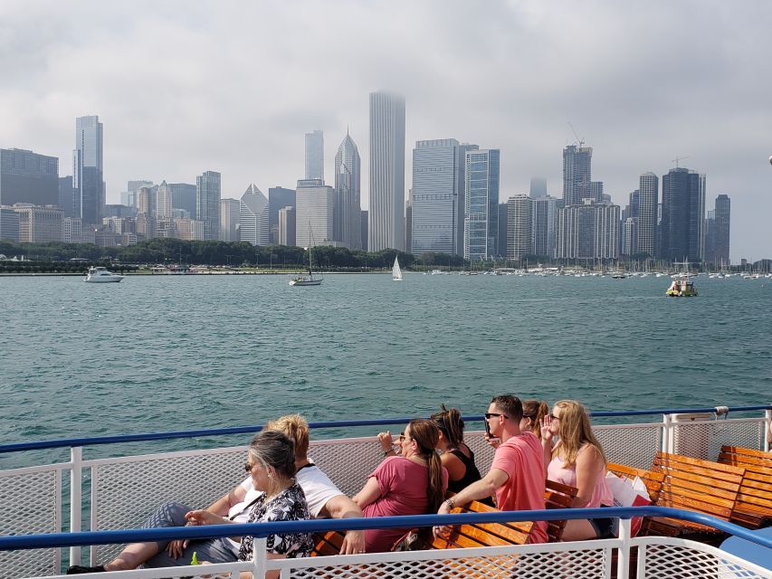 Chicago: Shoreline Lake Michigan Skyline Cruise - When the short length helps, and when it does not