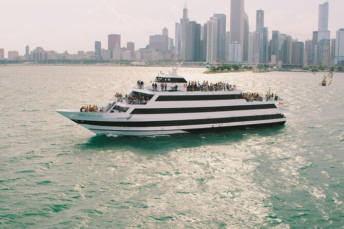 Chicago Signature Dinner Cruise on Lake Michigan - Sunset views of Navy Pier and the Chicago skyline