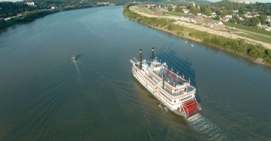 Cincinnati: Historic Sightseeing Cruise - The bridges are the cruise’s clearest landmarks
