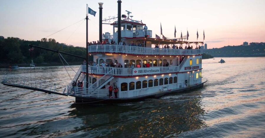 Cincinnati: Ohio River Cruise with Buffet Dinner - Boarding beside Newport Aquarium