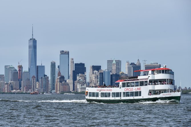 Circle Line: 1.5hr - New York City Landmarks Cruise - The East River and the Brooklyn Bridge