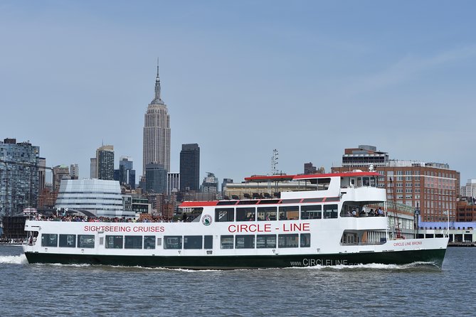 Circle Line: 1hr - NYC Liberty Cruise - Hudson Yards appears first from the river