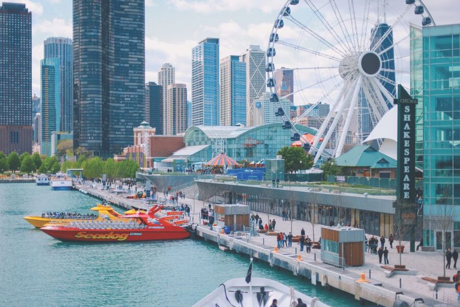 City Cruises Chicago: Seadog Lakefront Speedboat Ride - The regular ride or the Extreme Thrill option