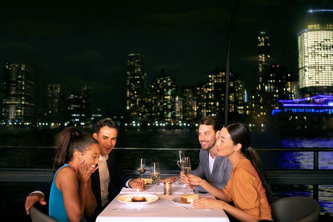City Cruises New York: Bateaux Premier Dinner Cruise - Lady Liberty and the Best Photo Moment