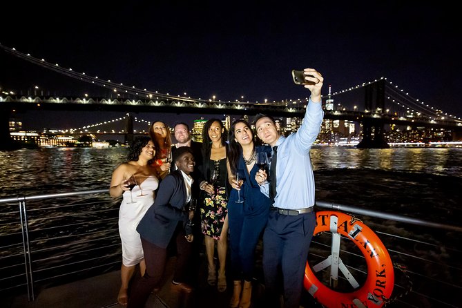 City Cruises New York: Bateaux Premier Dinner Cruise - Dinner, Menu Choices, and the Extra-Cost Surprise
