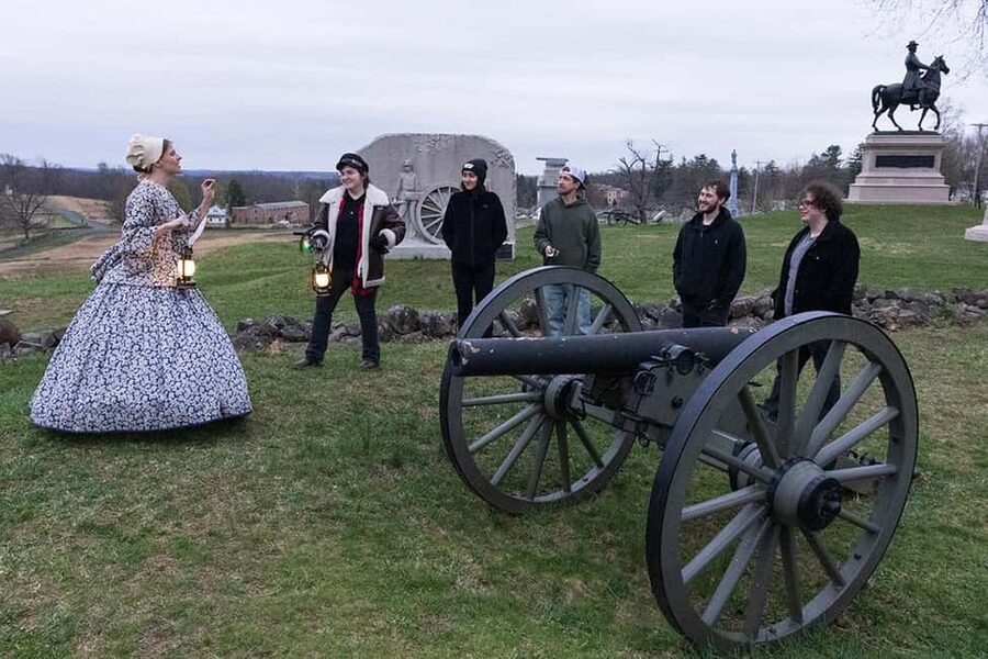 Civil War Ghosts: Echoes of the Fallen Gettysburg Ghost Tour - The Witness Tree and the civilian side of war