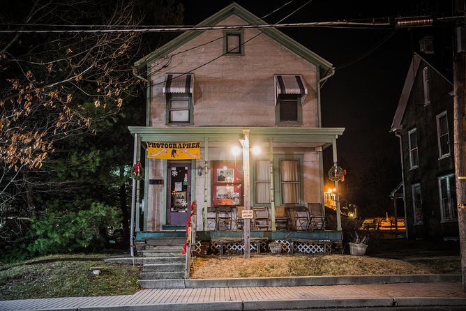 Civil War Ghosts: Echoes of the Fallen Gettysburg Ghost Tour - The Brickhouse Inn sets the tone