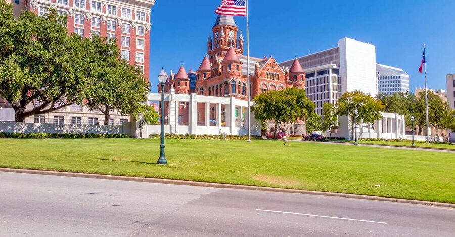Dallas: JFK Assassination and Sixth Floor Museum Tour - Looking across Dealey Plaza and the Grassy Knoll