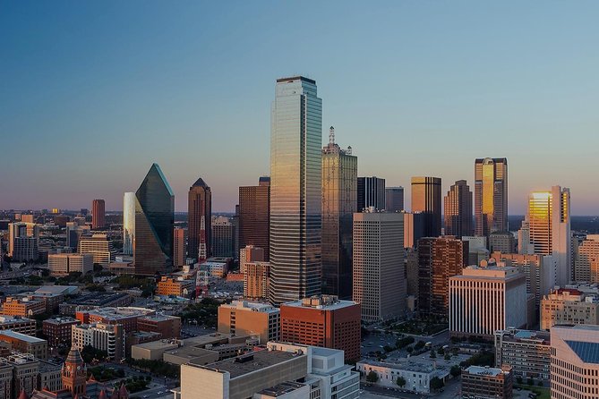 Dallas sightseeing tour - Kennedy Memorial Plaza and Dealey Plaza