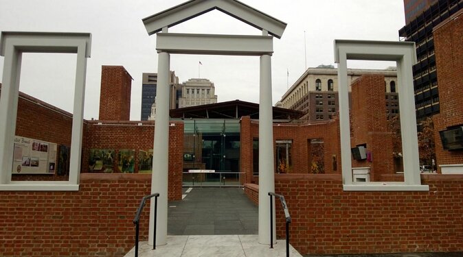 Dark Philly Adult Night Tour - Philadelphia’s founding story gets a darker script