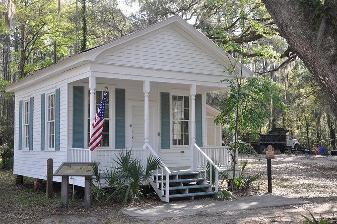 Daufuskie Island Guided History Tour from Hilton Head - Artisan shops and the limits of the route