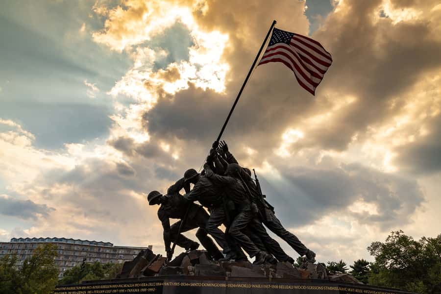 DC: Hop-on Hop-off Tour by Open-top Bus with 17 Stops - Commentary, languages, and the top deck