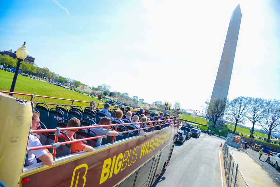 DC: Hop-on Hop-off Tour by Open-top Bus with 17 Stops - The Tidal Basin and three powerful memorials