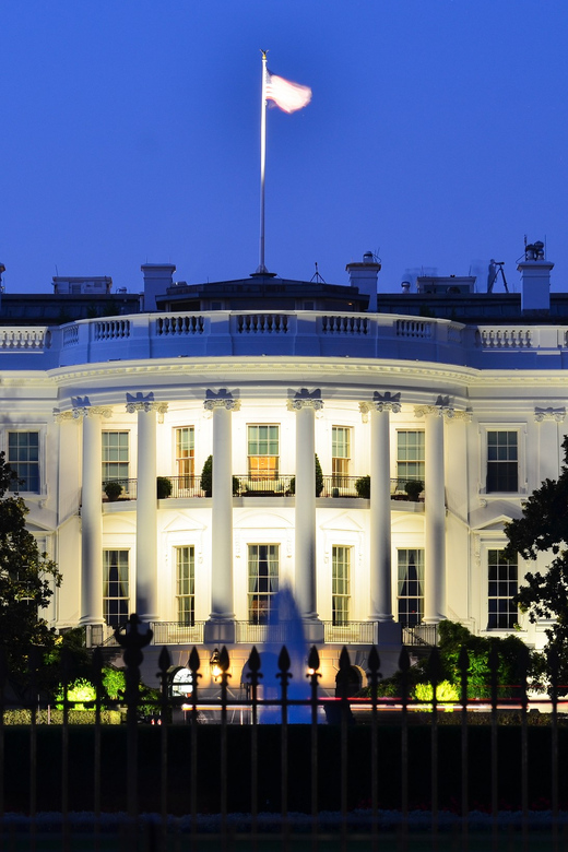 DC: Monuments & Memorials Sunset Tour by Open-top Bus - Key points at a glance