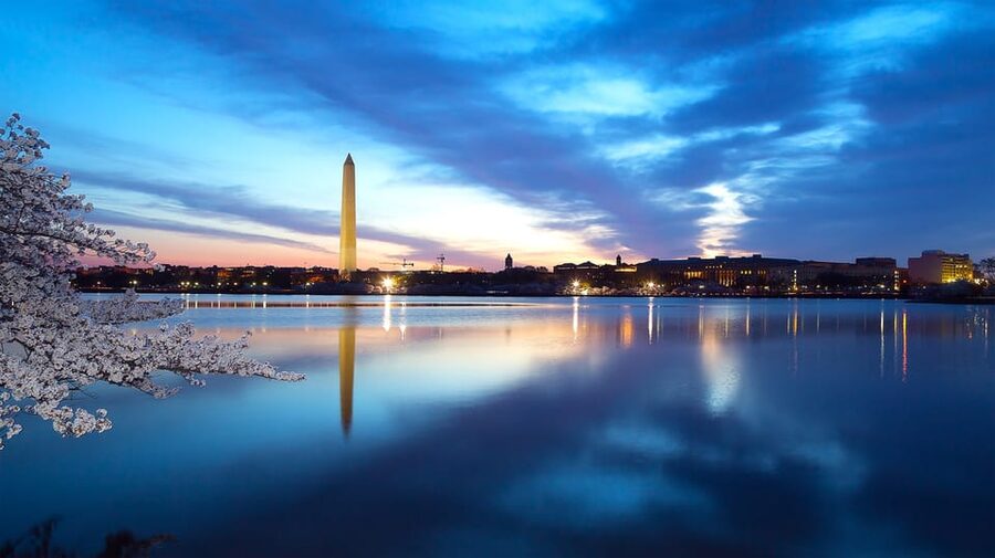 DC: Monuments & Memorials Sunset Tour by Open-top Bus - Martin Luther King Jr. and Franklin D. Roosevelt memorials