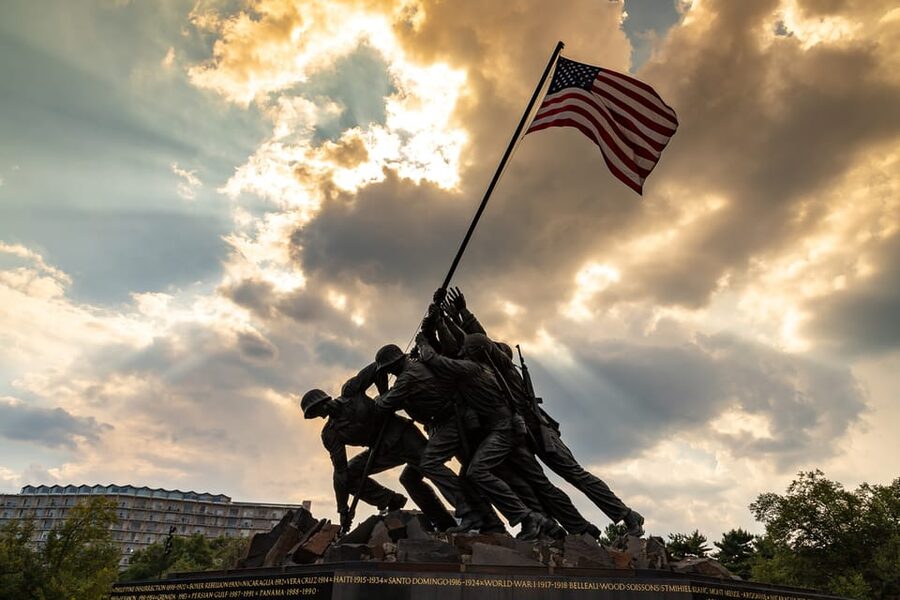 DC: Monuments & Memorials Sunset Tour by Open-top Bus - Arlington National Cemetery and the wider city