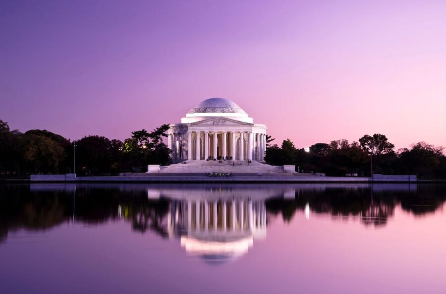 DC: Monuments & Memorials Sunset Tour by Open-top Bus - Starting at Union Station