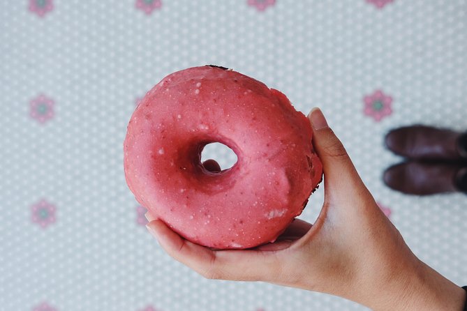Delicious Donuts & City Sights: Chicago's Original Donut Tour - Walking through the Loop