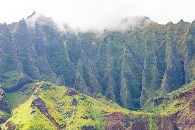 Deluxe Na Pali Morning Snorkel Tour on the Lucky Lady - Lunch, snacks, and the open bar