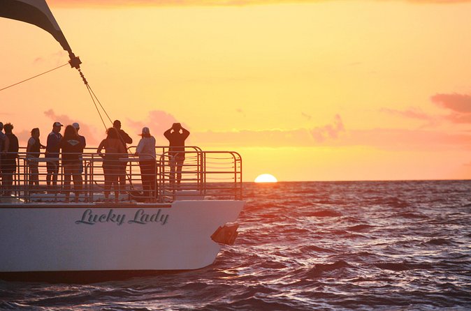 Deluxe Na Pali Sunset Tour on the Lucky Lady - Practical details that affect your day