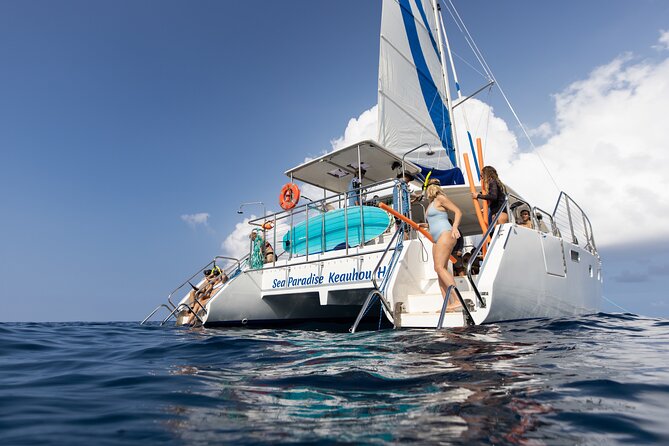 Deluxe Sail & Snorkel to the Captain Cook Monument - Red Hill and the underwater lava formations