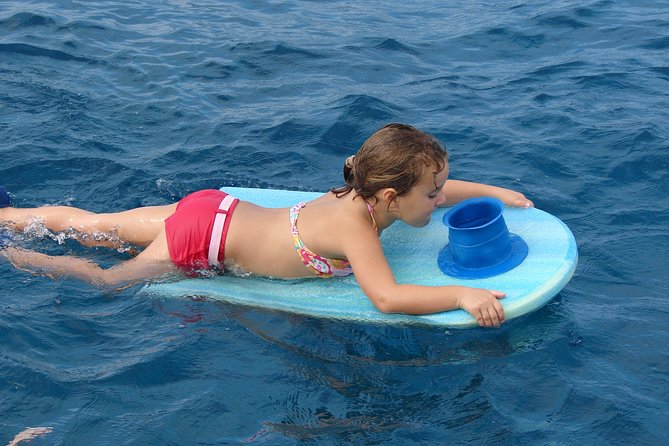 Deluxe Snorkel & Dolphin Watch Aboard a Luxury Catamaran from Kailua-Kona - Who should book this catamaran outing?
