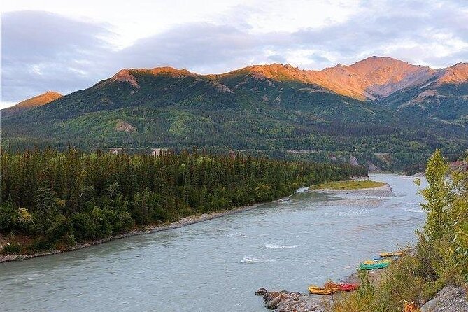 Denali Rafting Canyon Wave - Getting fitted for a cold Nenana River