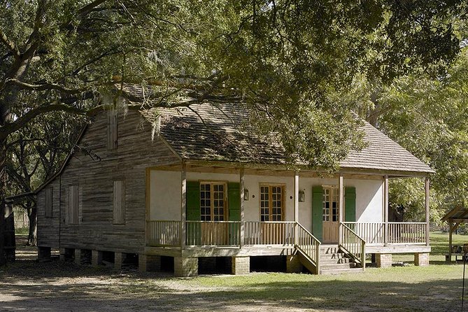 Destrehan Plantation Tour - Walking the grounds under the old oaks