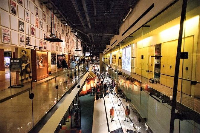 Discover Nashville City Tour with Entry to Ryman & Country Music Hall of Fame - The Tennessee State Capitol and Bicentennial Capitol Mall