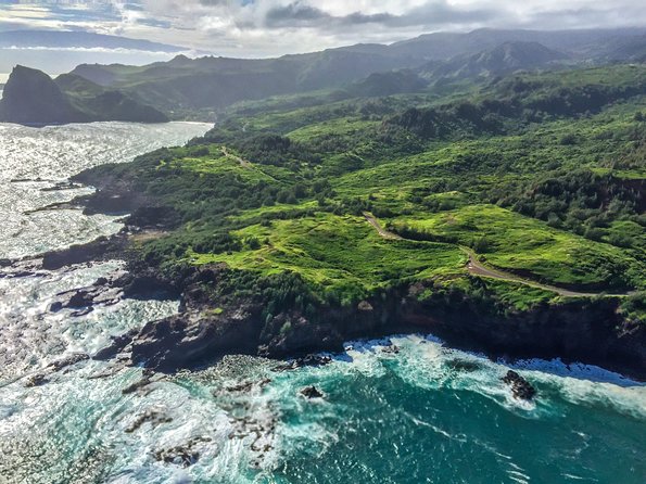 Doors Off West Maui and Molokai 45 minute Helicopter Tour - Preparing for the departure at Kahului Airport