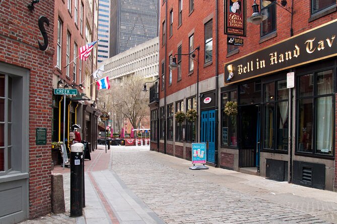Entire Freedom Trail Walking Tour: Includes Bunker Hill and USS Constitution - Copp’s Hill and the view toward battle
