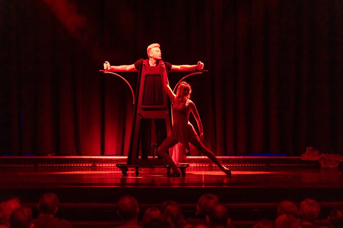 Escape Reality Branson Magic Dinner Show - A Las Vegas-style magic show on Branson’s main strip