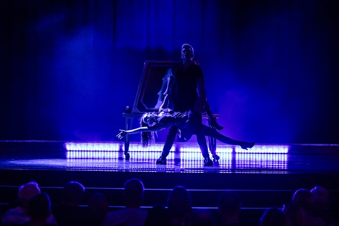 Escape Reality Branson Magic Dinner Show - The three-course dinner after the curtain call