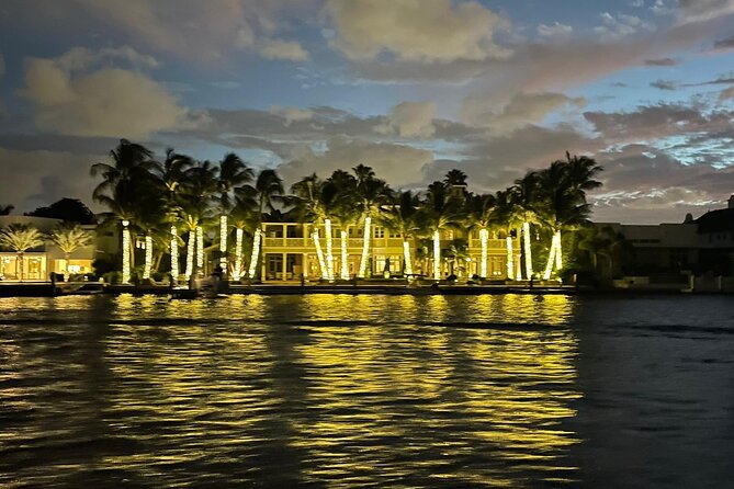 Evening Boat Cruise through Downtown Ft. Lauderdale - Yachts and mansions along Las Olas Isles