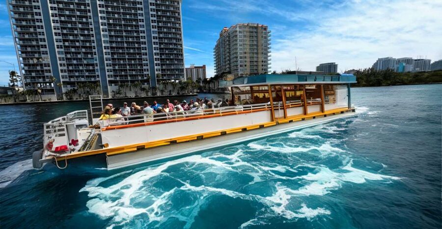 Fort Lauderdale: Millionaire's Row Cruise with Drinks - The New River shows Fort Lauderdale’s everyday side