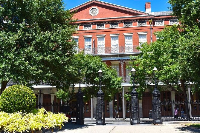 French Quarter Walking Tour With Comp 1850 House Museum Admission - Who should book this tour?