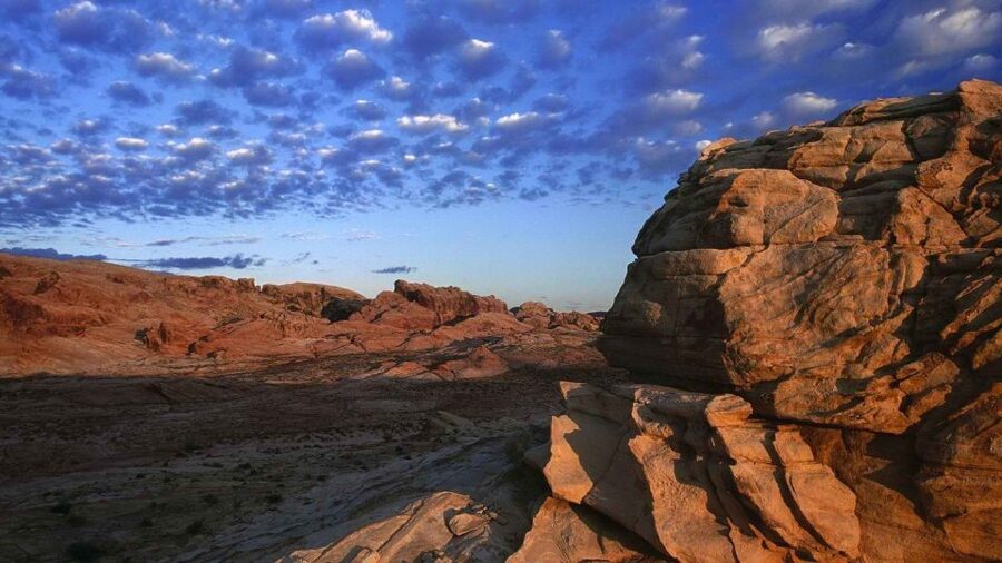 From Las Vegas: Valley of Fire State Park Tour - Food, water, clothing, and desert weather
