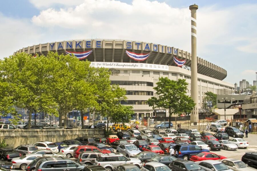 From Manhattan: Bronx, Queens and Brooklyn Half-Day Tour - Returning across the Brooklyn Bridge