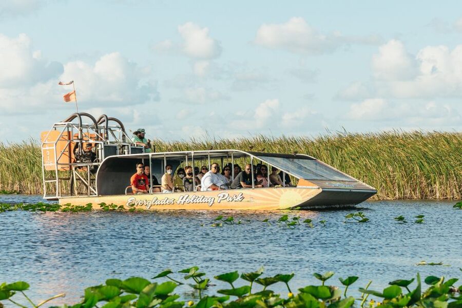 From Miami: Everglades Airboat, Wildlife Show & Bus Transfer - Key points at a glance