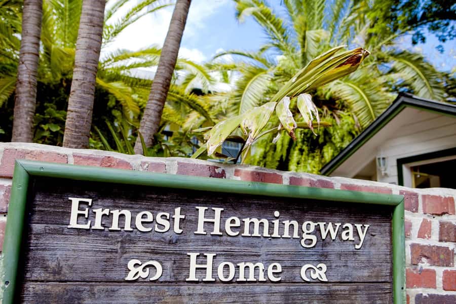 From Miami: Key West Day Tour by Motor Coach Bus - Snorkeling and glass-bottom boats